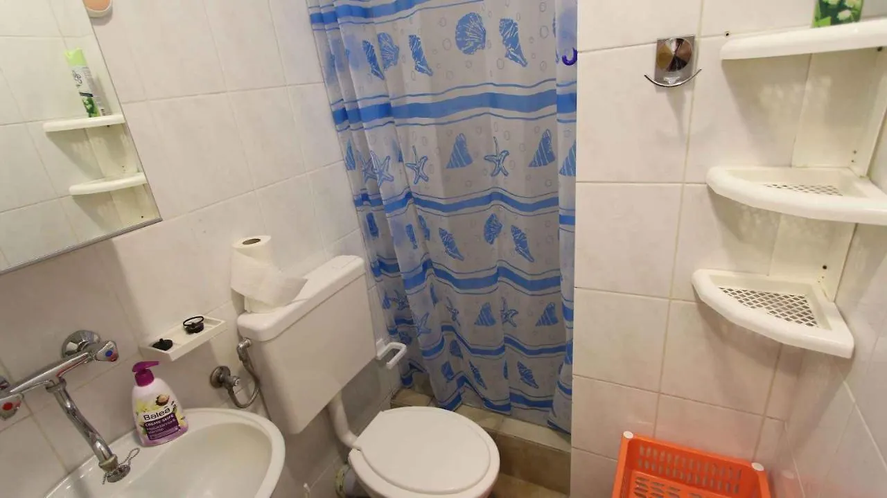 Apartments In Malinska/Insel Krk 27336