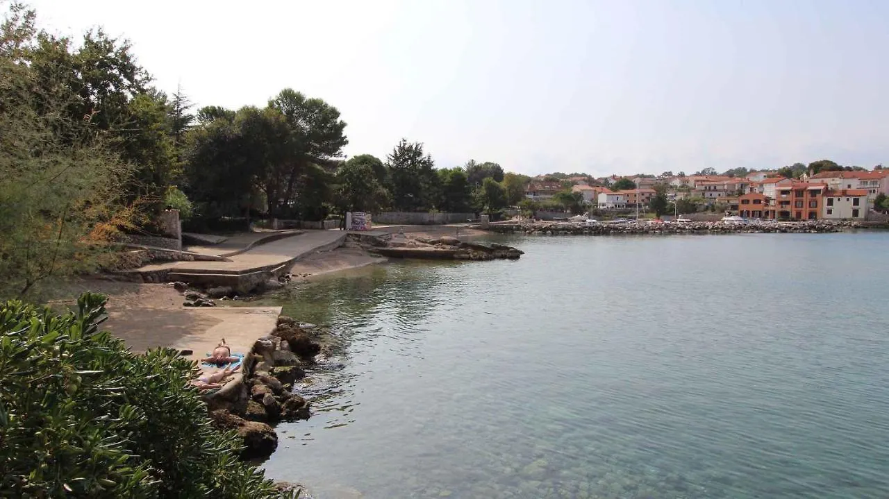Apartments In Malinska/Insel Krk 27336 Malinska