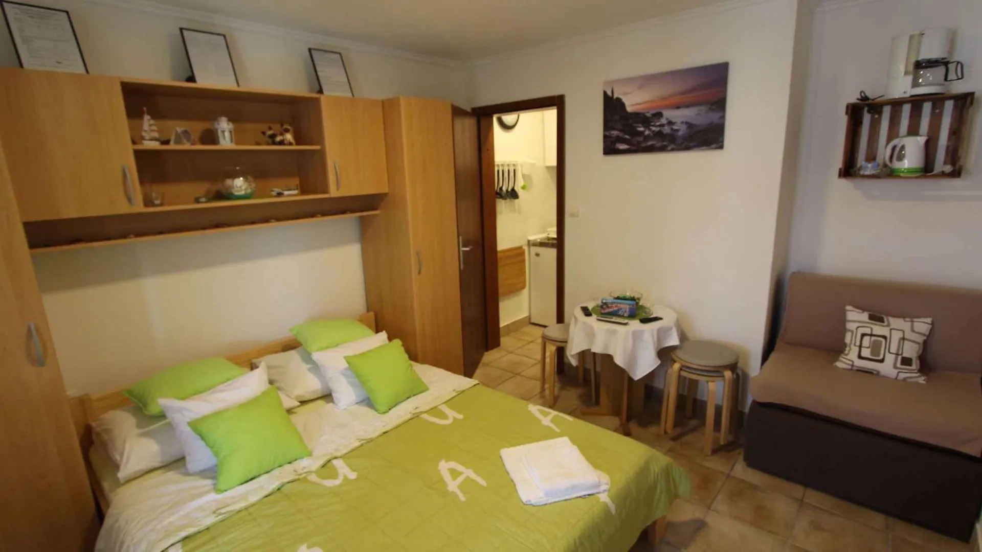 Apartments In Malinska/Insel Krk 27336 Malinska