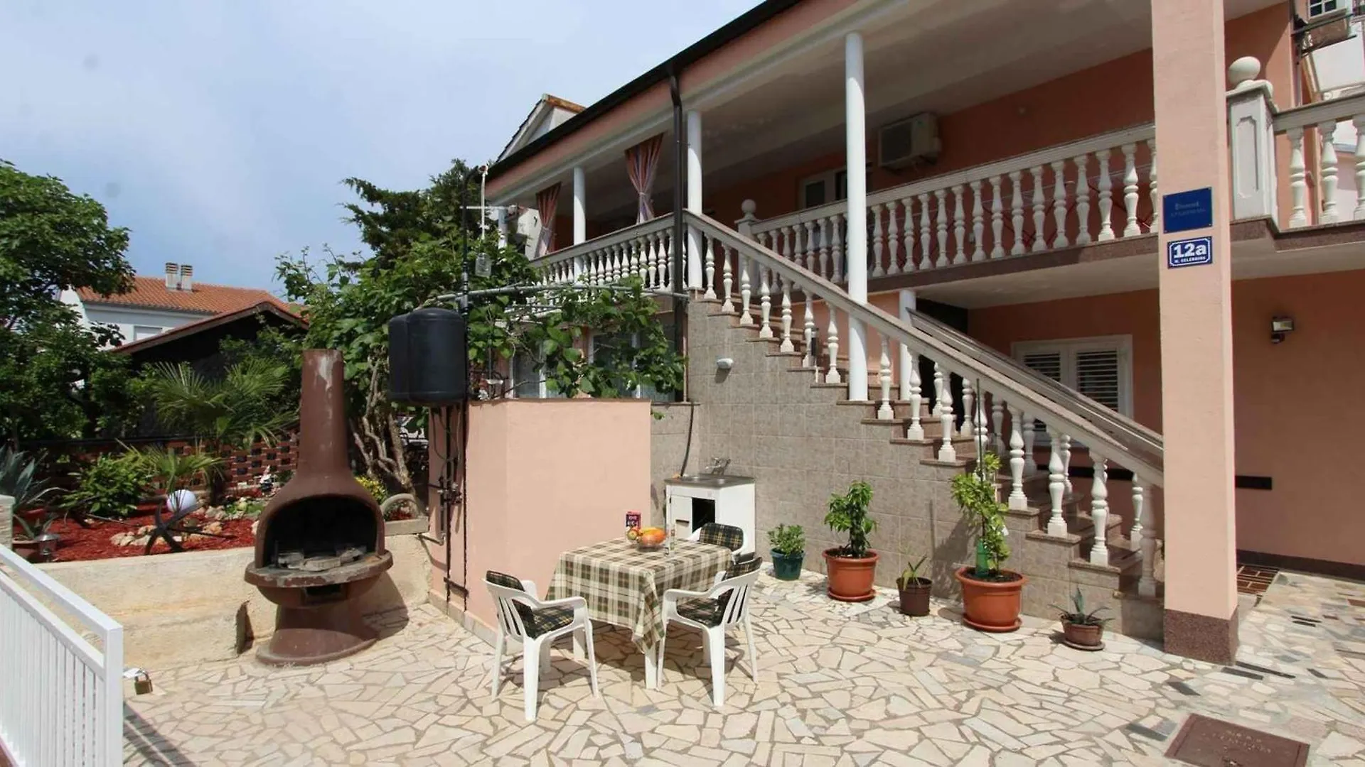 Apartments In Malinska/Insel Krk 27336