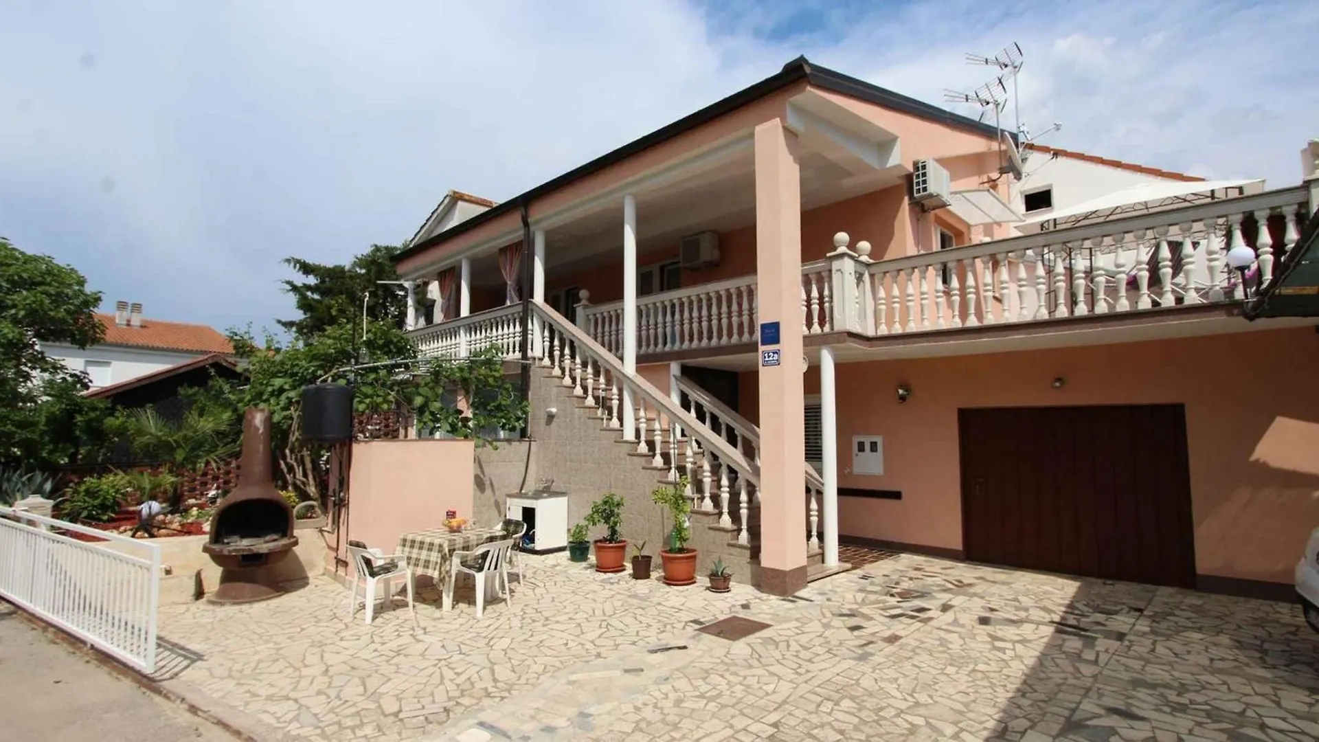 Apartments In Malinska/Insel Krk 27336